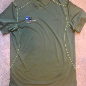 Patagonia elastic t-shirt